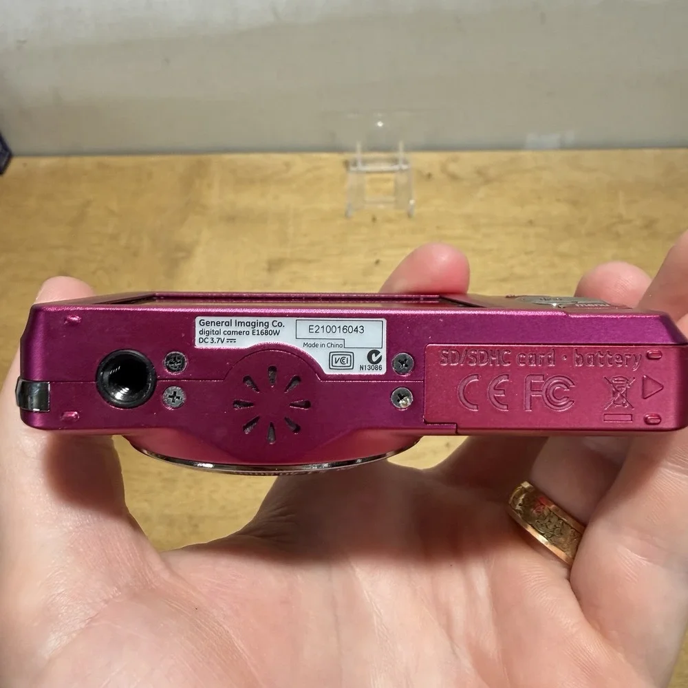 GE E1680 Digital Camera 8x Zoom HD Video Pink 3.0 LCD 16.0MP Compact E1680W